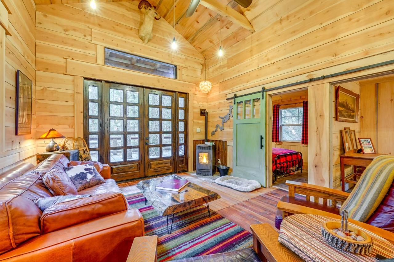 Enchanting Creekside Cabin Near Kings Canyon Park! Badger Экстерьер фото