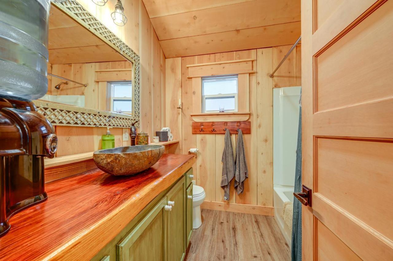 Enchanting Creekside Cabin Near Kings Canyon Park! Badger Экстерьер фото